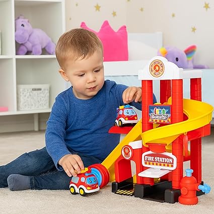 محطة إطفاء السيارات للأطفال مع منحدر انزلاق