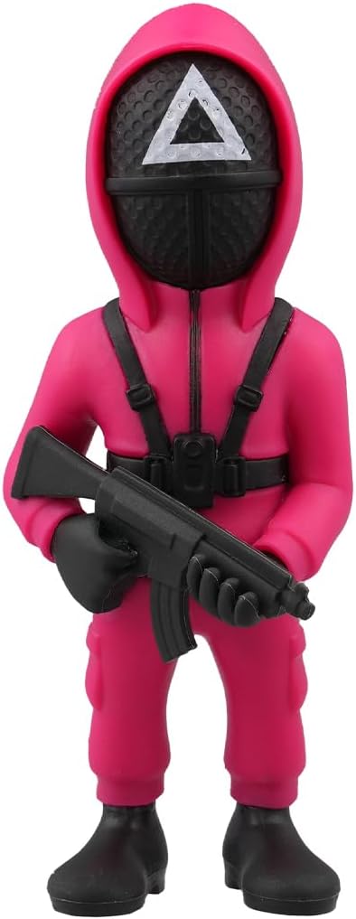 مجسم الجندي المقنّع من لعبة الحبار إصدار مينيكس