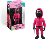 مجسم المدير المقنّع من لعبة الحبار إصدار مينيكس